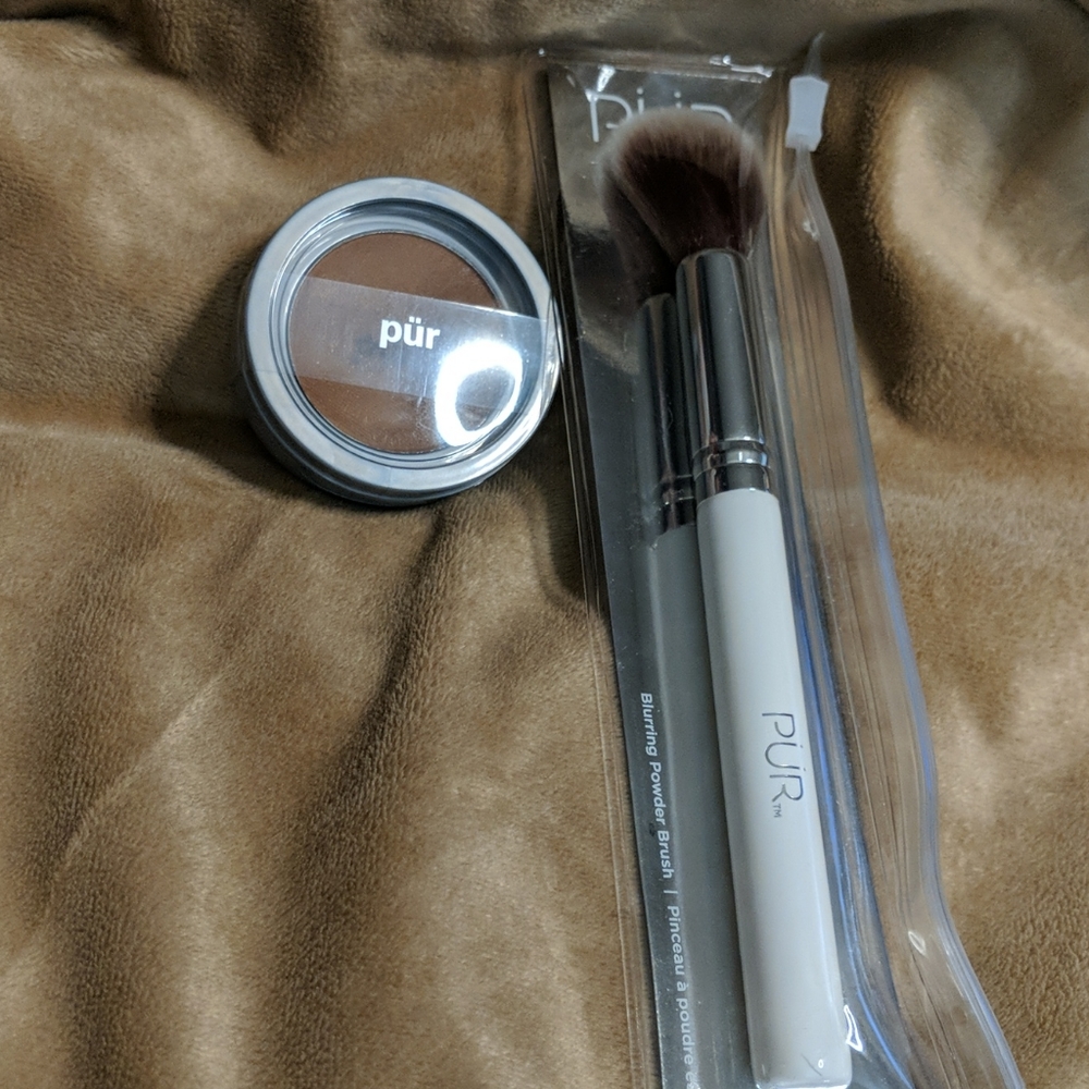 Bronzer and Brush
